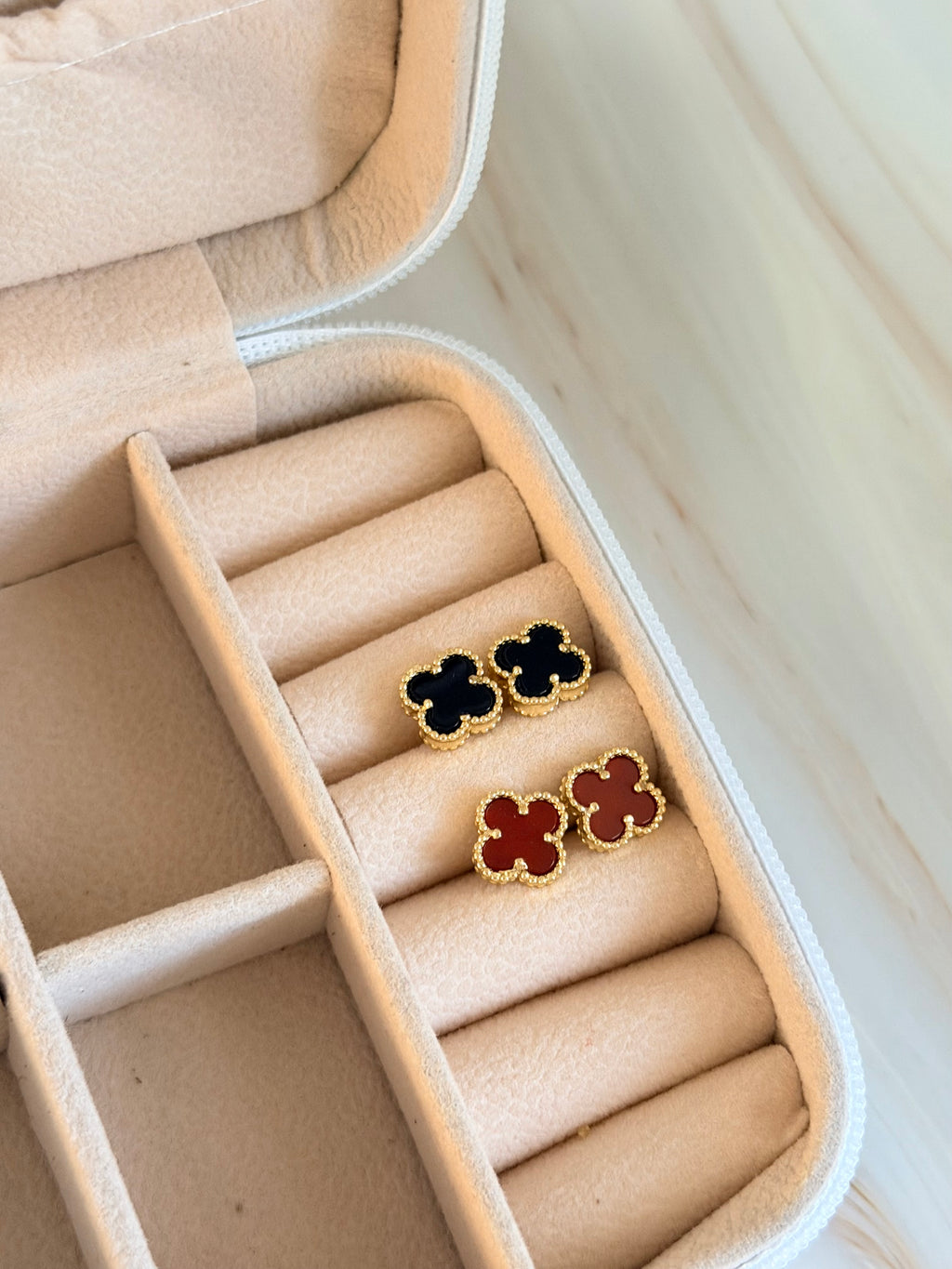 Mini pendientes de trébol