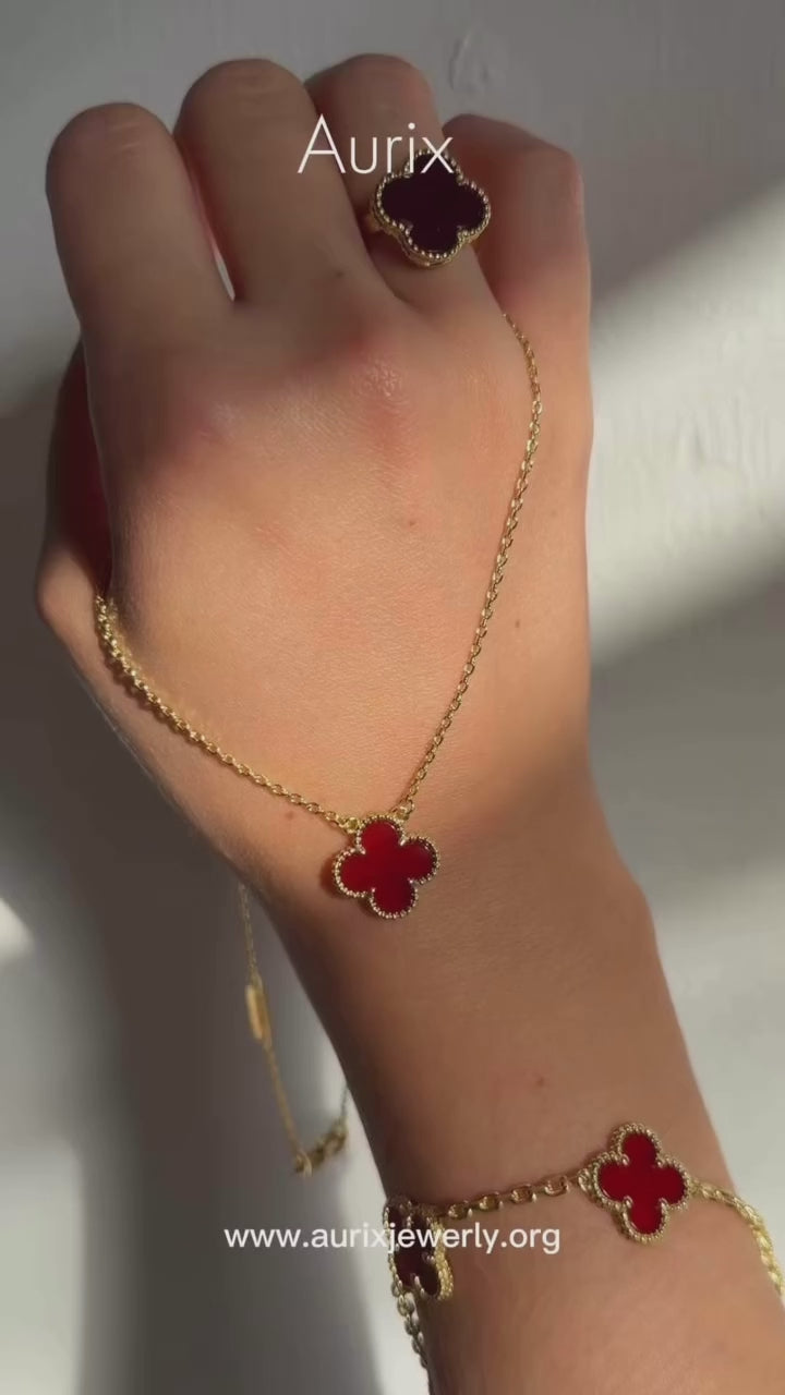 Clover Necklace